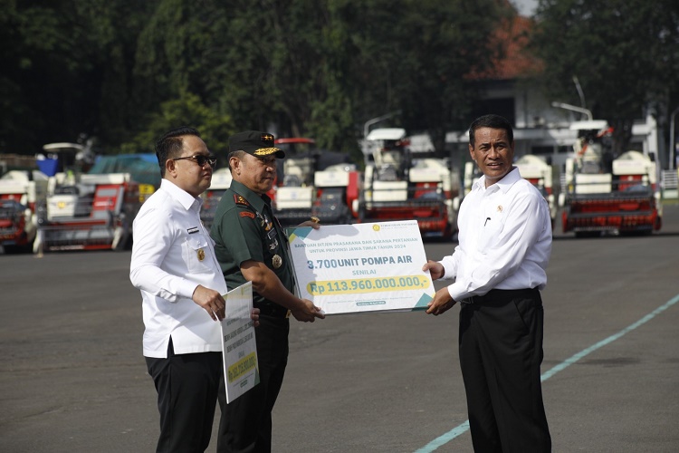 Apel Siaga Alsintan di Jatim, Mentan Tekankan Pompanisasi Solusi Cepat Hadapi El Nino
