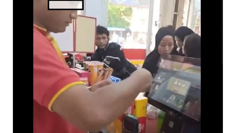 Viral Konsumen Marahi Kasir Minimarket Diduga Curangi Harga
