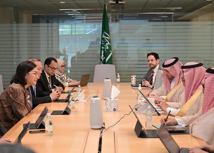 Sri Mulyani Bertemu Menkeu Arab Saudi, Bahas Peran IsDB hingga Penguatan Hubungan Ekonomi