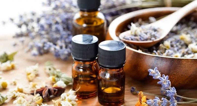 Mengenal Manfaat Essential Oil untuk Kesehatan hingga Perawatan Kulit
