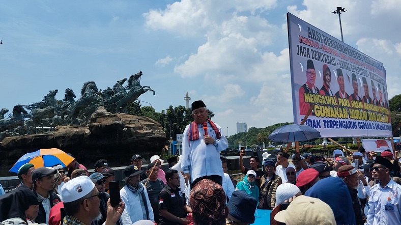 Din Syamsuddin Ambruk usai Orasi Demo Putusan Sengketa Pilpres di Patung Kuda