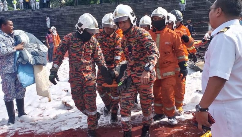 2 Heli AL Malaysia Tabrakan Tewaskan 10 Prajurit, Perayaan HUT Diganti Doa Bersama
