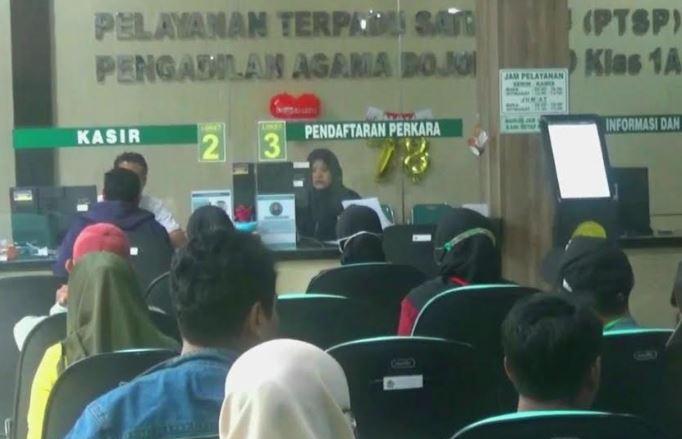 Usai Lebaran, Ratusan Warga di Bojonegoro Ramai-Ramai Ajukan Gugatan Cerai