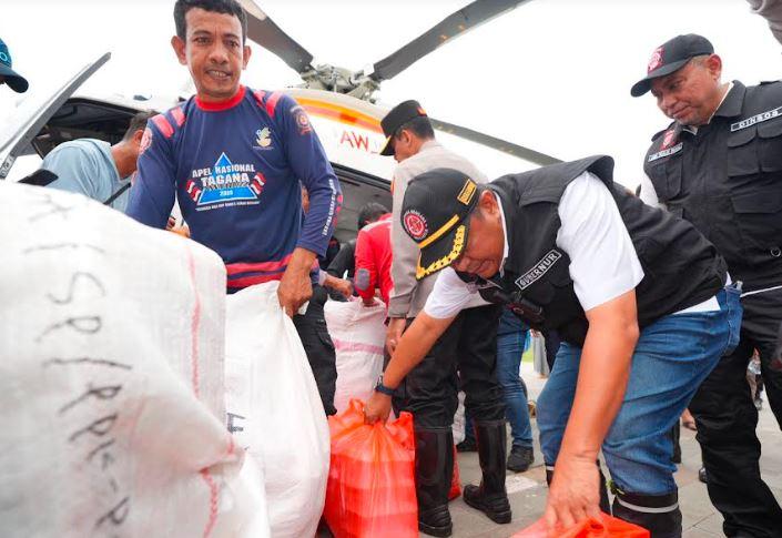 Helikopter Bawa Bantuan Mendarat di Latimojong, 8 Korban Longsor Dievakuasi