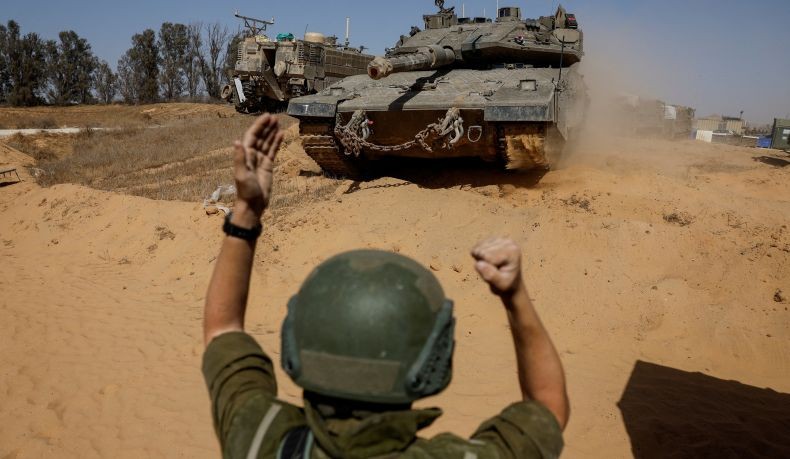Evakuasi Warga Rafah, Israel: Kami Akan Buru Hamas di Mana pun
