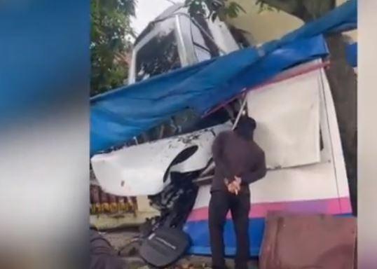 Kesaksian Warga Porsche Terbang Tabrak Avanza, Warung dan Kantor Polisi di Medan