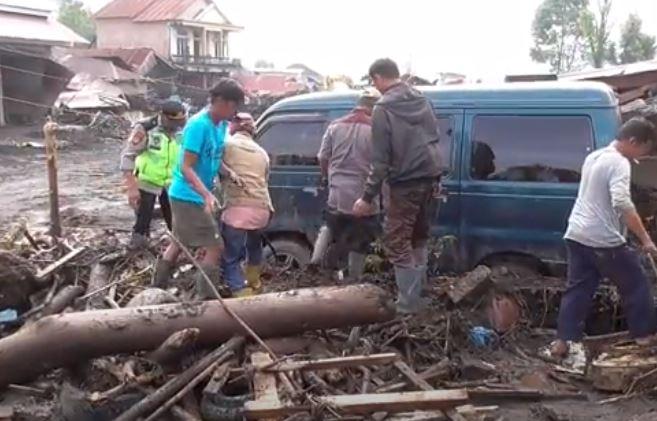 Update Banjir Bandang Sumbar: 67 Meninggal, 20 Orang Hilang