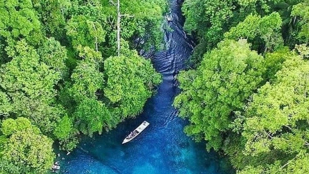 Desa di Kalimantan Timur Harus Dikunjungi Sekali Seumur Hidup, Ada Danau Airnya Asin dan Tawar