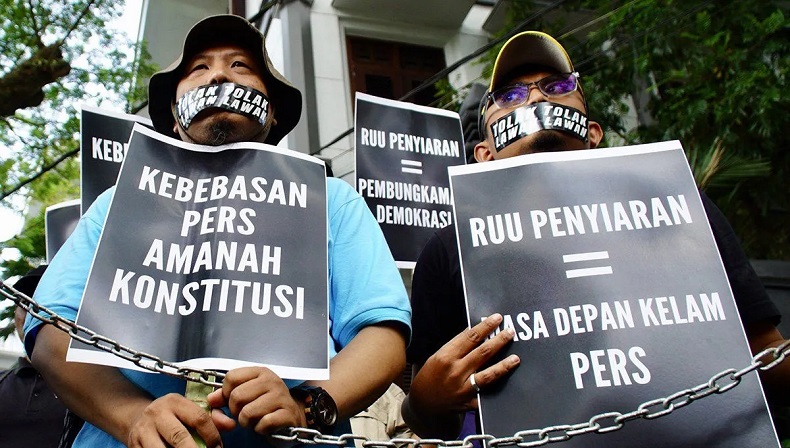 Dinilai Bungkam Kemerdekaan Pers, Jurnalis se-Sulselbar Demo Tolak Revisi RUU Penyiaran