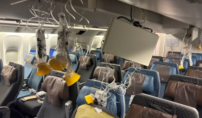Singapore Airlines Turbulensi Hebat, 1 Orang Tewas Warga Inggris 30 Lainnya Luka