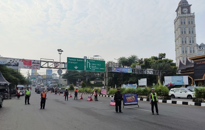 Libur Panjang, Lalu Lintas di Kawasan Puncak Bogor Dipenuhi Wisatawan
