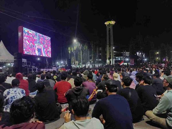 Bupati Kukar Gelar Nobar Timnas U-23 di Videotron, Hebohkan Tenggarong