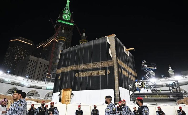 Mengapa Kain Kiswah Kakbah Diangkat Setiap Musim Haji?