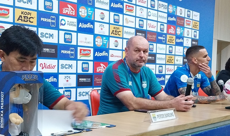 Bojan Hodak Tak Puas meski Persib Bantai PSBS, Singgung Babak Pertama