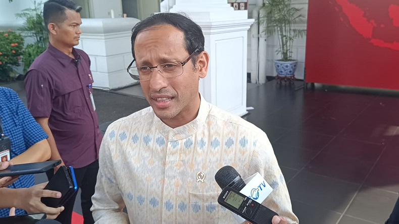 Nadiem Umumkan UKT Batal Naik Tahun Ini