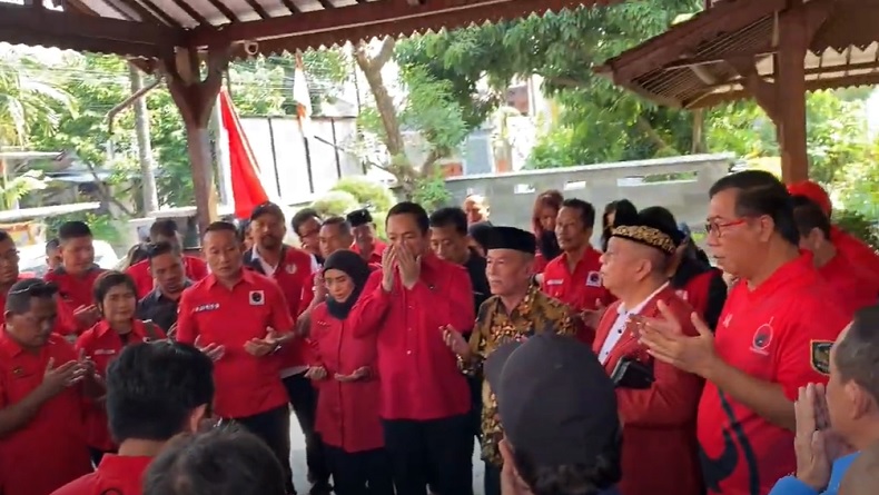 Warga Antusias Antar Hendi Daftar Bakal Calon Gubernur Jateng dari PDIP