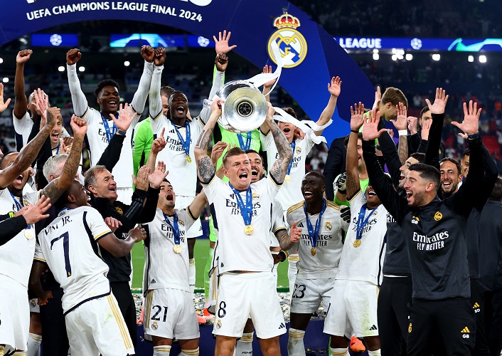 Persembahkan La Decimoquinta, Toni Kroos Ucap Perpisahan Indah dengan Real Madrid