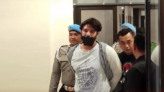 Ammar Zoni Nangis Setelah Hakim Kabulkan Permohonan Rehabilitasi