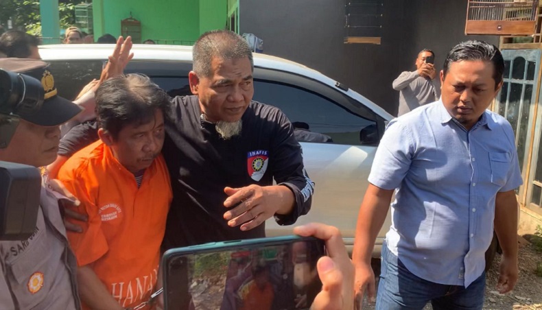 Polisi Gelar Prarekonstruksi Pembunuhan Anak di Bekasi, Tersangka Didik Jadi Sasaran Warga