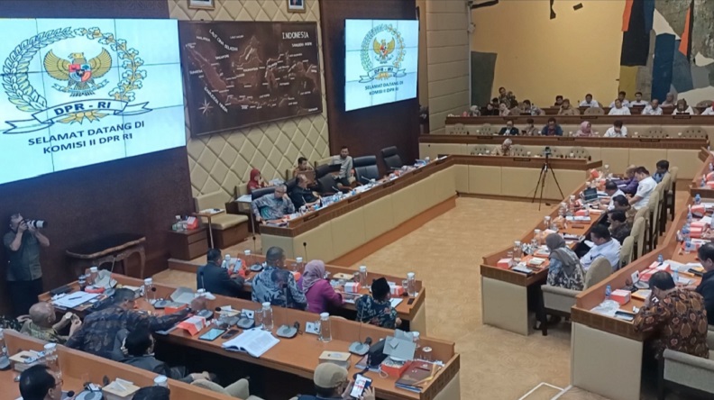 DPR Cecar KPU soal Isu Kelebihan Uang Perjalanan Dinas Rp10,5 M Belum Dikembalikan ke Negara