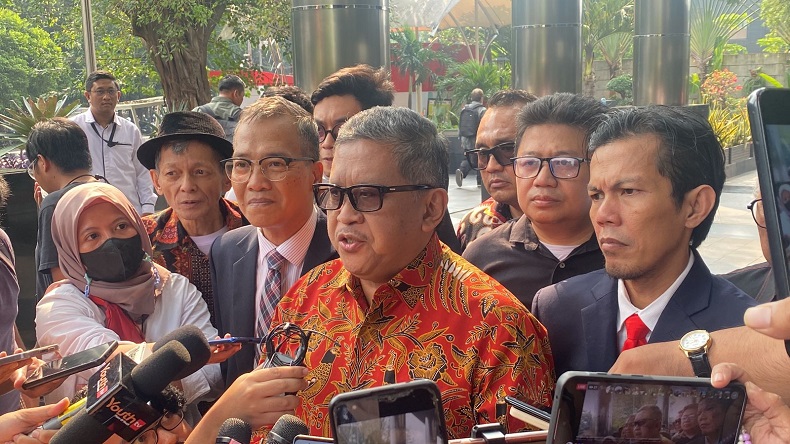 HP Hasto Disita Penyidik KPK saat Pemeriksaan