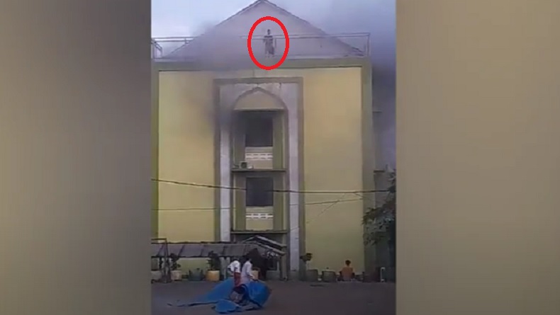 Penampakan Santri Terjebak di Lantai 4 saat Kebakaran Ponpes Al-Muhajirin 3 Purwakarta