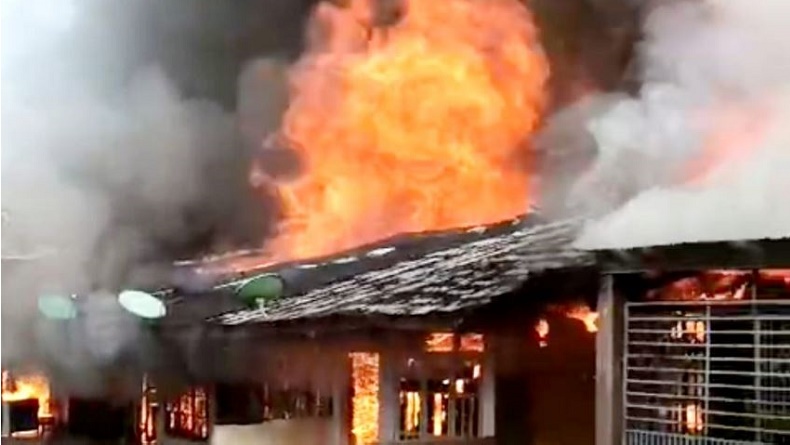 Kebakaran di Pasar Langkitin Rokan Hulu Riau, 16 Rumah Ludes Dilalap Api