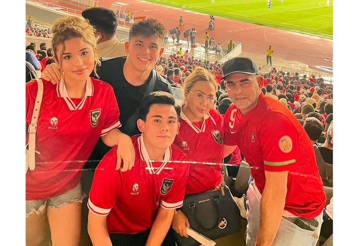 Berkelas! Cristian Gonzales Respons Videonya Nonton Timnas Indonesia di Kursi Tribune 