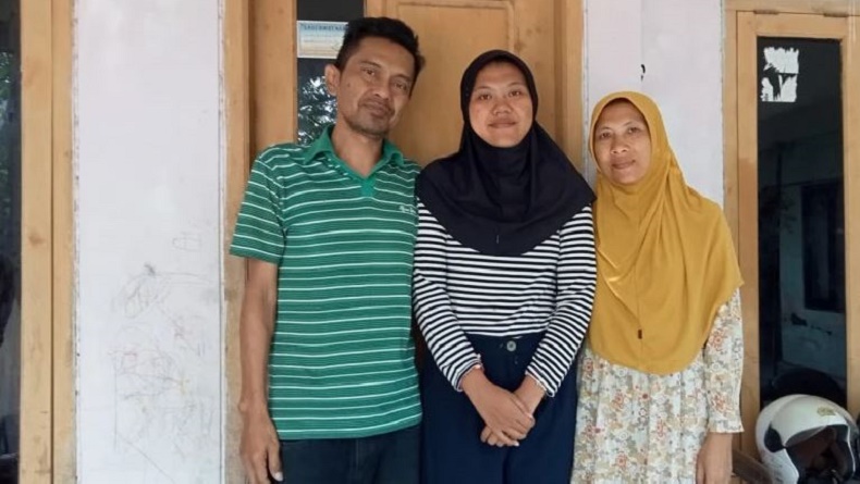 Kisah Inspiratif Love’s Nurani, Anak Penjual Rempeyek Lolos Tanpa Tes dan Kuliah Gratis di UGM