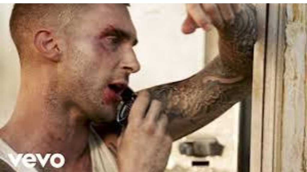 Makna Lagu Payphone- Maroon 5, Sebuah Refleksi Cinta yang Hilang dan Penyesalan