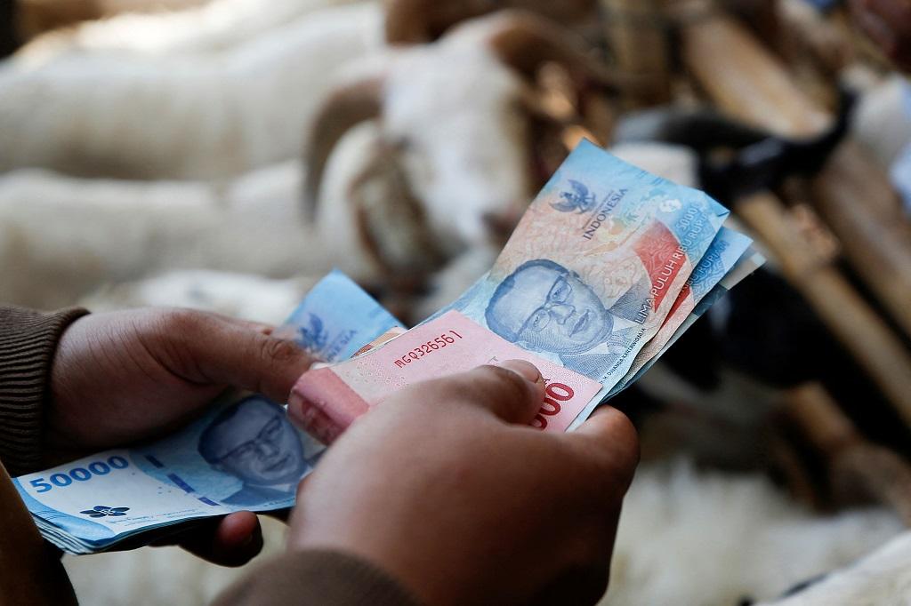 Rupiah Hari Ini Menguat 54 Poin ke Rp16.321 per Dolar AS