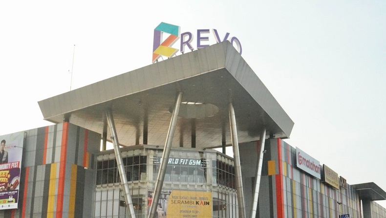 Revo Mall Bekasi Mulai Beroperasi Terbatas usai Kebakaran