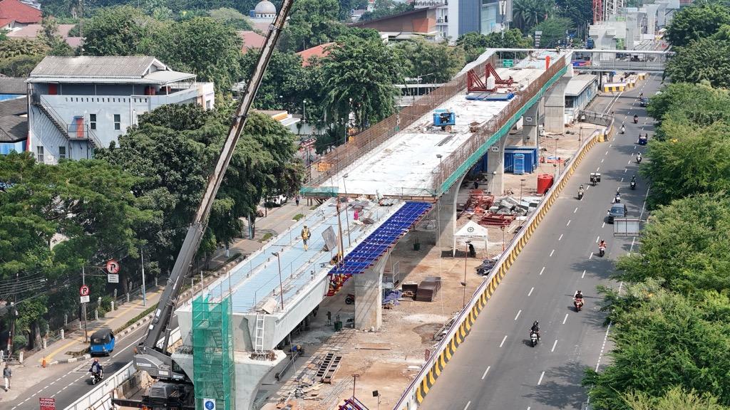 Halte Velodrome Ditutup Imbas Proyek LRT, Transjakarta Sediakan Bus Stop Sementara