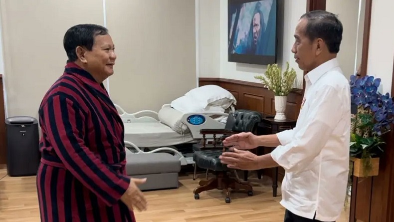 Jenguk Prabowo di RSPPN Soedirman, Jokowi Doakan Segera Pulih usai Operasi Kaki
