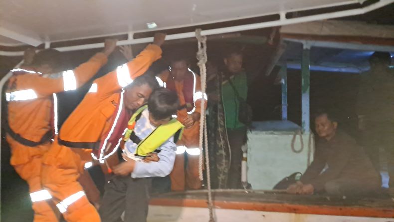 KM Sinar Jaya Mati Mesin di Perairan Rebo Bangka, 13 Kru Kapal Dievakuasi