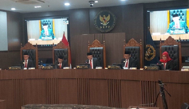 Ketua KPU Hasyim Asy'ari Diberhentikan, Terbukti Asusila terhadap Anggota PPLN Den Haag Belanda
