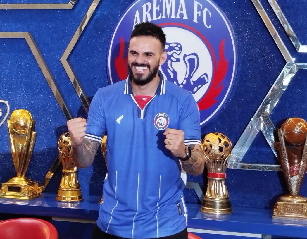 Lucas Frigeri Jadi Kiper Baru Arema FC, Langsung Pasang Target Juara Liga 1
