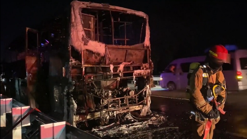 Bus Gunung Harta Bawa 31 Penumpang Hangus Terbakar di Tol Jombang