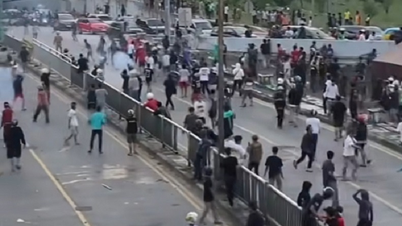 Tawuran Pecah di Jalan Basura Jaktim, Bikin Macet Lalu Lintas
