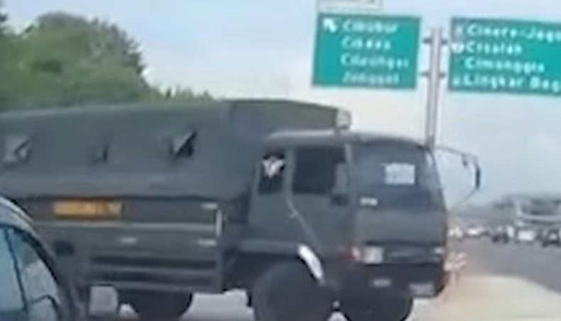 Viral Truk TNI Lawan Arah di Exit Tol Cibubur, Polisi Telusuri