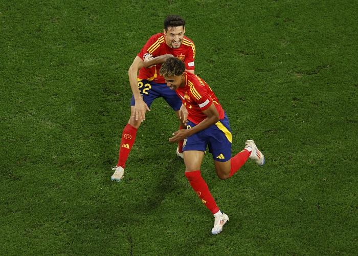 Winger Spanyol Lamine Yamal Pecahkan Rekor Pele usai Jebol Gawang Prancis