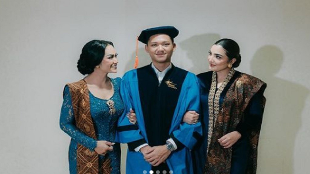 Respons Menohok Azriel Hermansyah usai Dicibir Tak Foto Berdua Krisdayanti: Jangan Asal Komentar Ya!