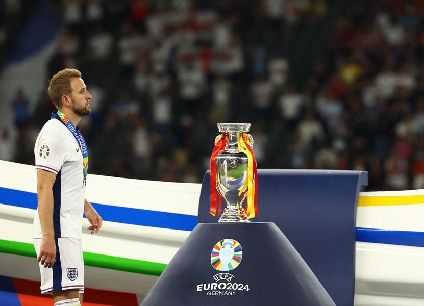 Inggris Gagal Juara Euro Lagi, Efek Kutukan Harry Kane?