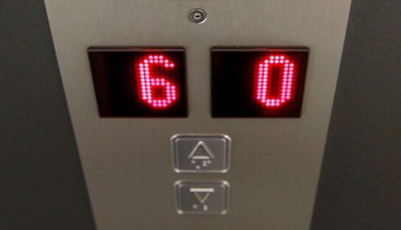Viral, Pria Ini Terjebak 2 Hari di Lift Rumah Sakit Tak Makan dan Minum