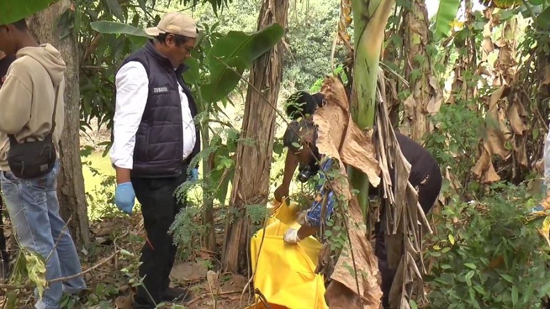 Demak Gempar, Mayat Perempuan Bertato Setengah Telanjang Ditemukan di Kebun Warga