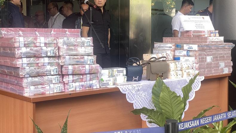 Pengacara Harvey Moeis Klaim Puluhan Tas Mewah yang Disita Hasil Keringat Sandra Dewi