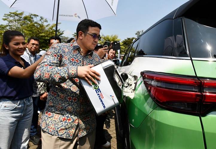 Kolaborasi dengan Toyota, Pertamina Uji Coba Bioethanol 100 Persen di GIIAS 2024
