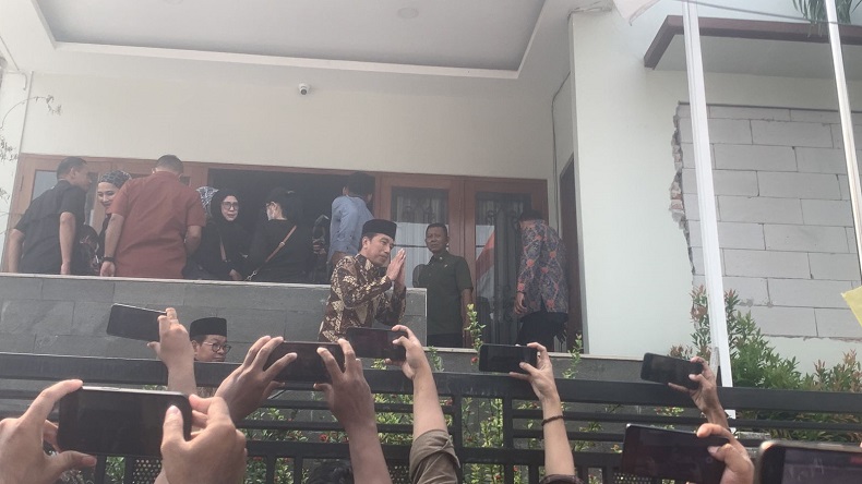 Jokowi dan Gibran Takziah ke Rumah Hamzah Haz