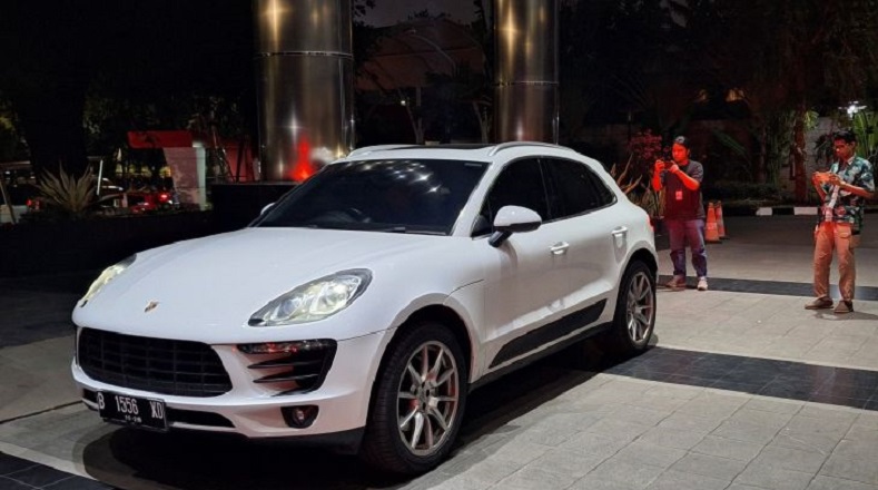 KPK Heran Pegawai Gadungan Punya Mobil Porsche: Baru Kali Ini Kita Temukan