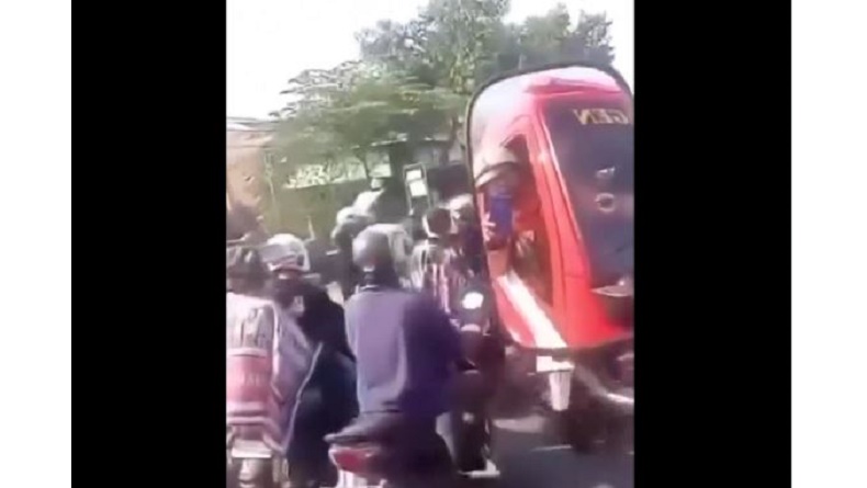 Viral Mobil Damkar Terjebak Konvoi Pesilat Tak Diberi Jalan di Sragen, Netizen Murka
